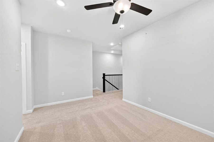 Spacious, unfurnished interior of a new home in Hillside at Las Colinas, Irving (Image 20).