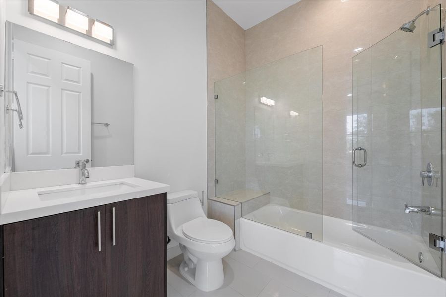 Furnished interior view inside a new home in , Fort Lauderdale (Image 12). Furnished interior view inside a new home in , Fort Lauderdale (Image 12).