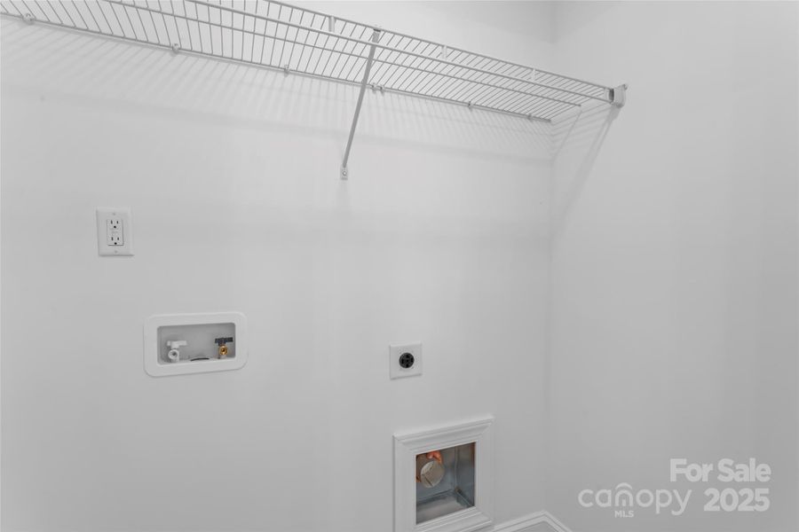 Spacious, unfurnished interior of a new home in , Charlotte (Image 14).