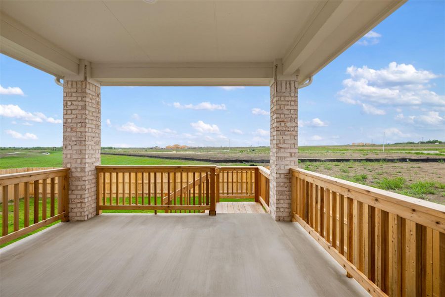 Exterior details and patio area of a home in Willow Springs, Buda (Image 13).