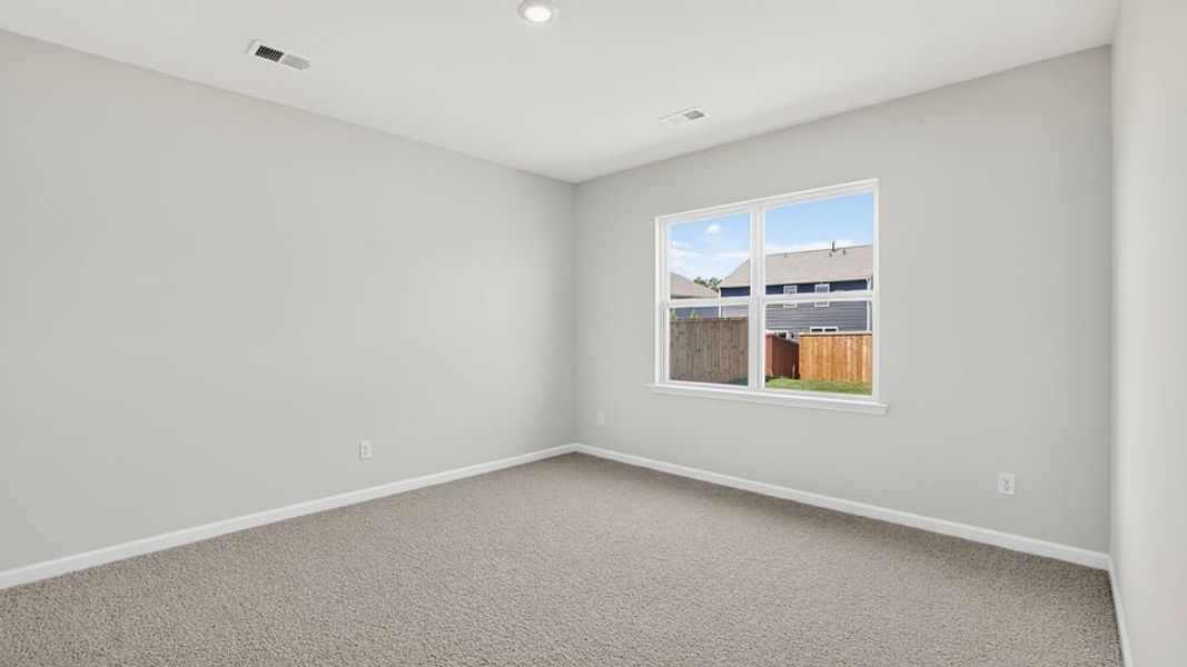 Spacious, unfurnished interior of a new home in Foxbank, Gray Court (Image 30).