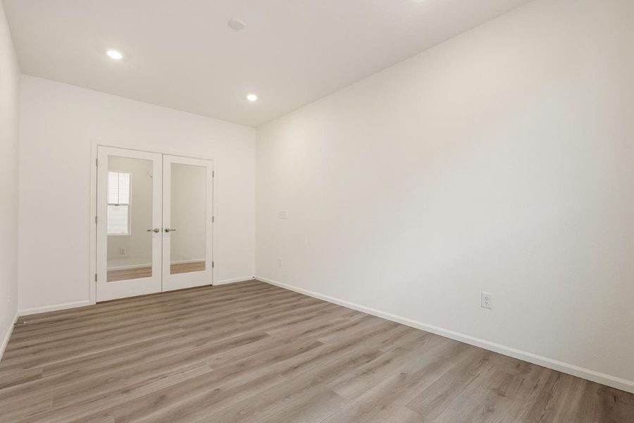 Spacious, unfurnished interior of a new home in Murphy Creek Reserve, Aurora (Image 15). Spacious, unfurnished interior of a new home in Murphy Creek Reserve, Aurora (Image 15).
