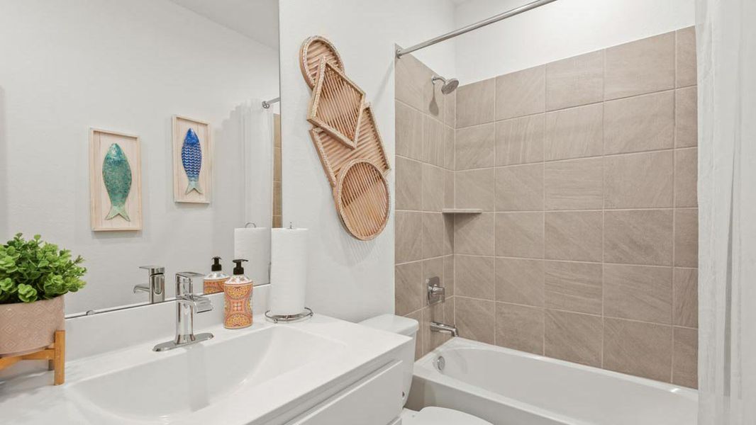 Furnished interior view inside a new home in Lake Conroe Cove, Willis (Image 40).