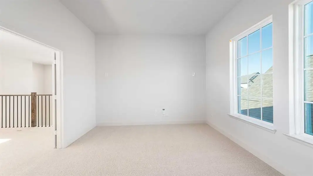 Spacious, unfurnished interior of a new home in The Parks At Wilson Creek 40', Celina (Image 12).