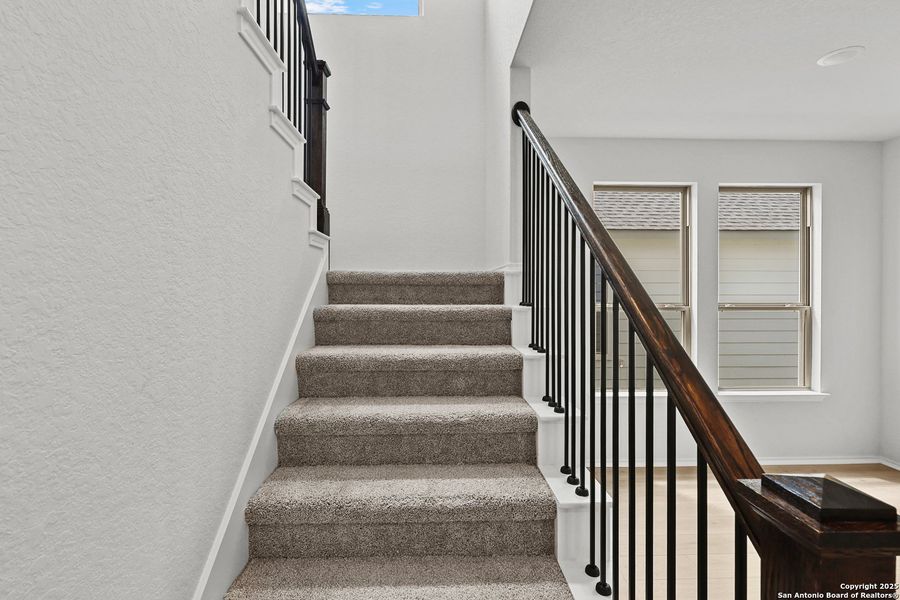 Spacious, unfurnished interior of a new home in Overlook at Creekside, New Braunfels (Image 25).