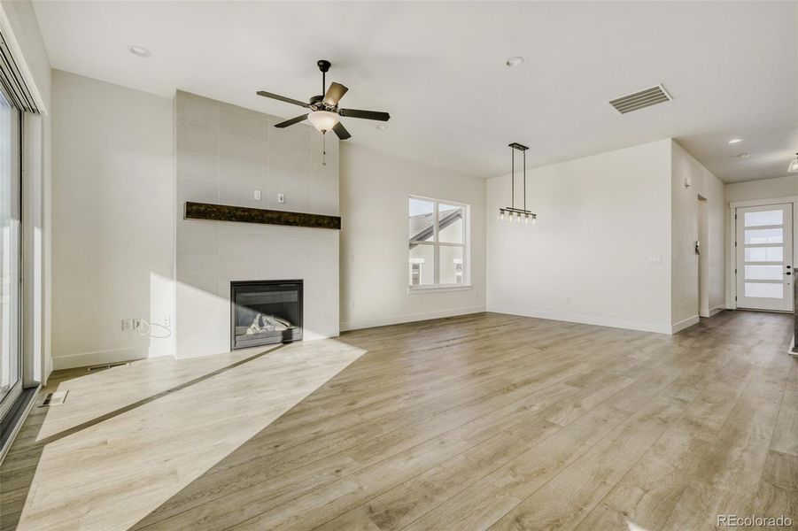 Spacious, unfurnished interior of a new home in Timber Ridge, Colorado Springs (Image 18).
