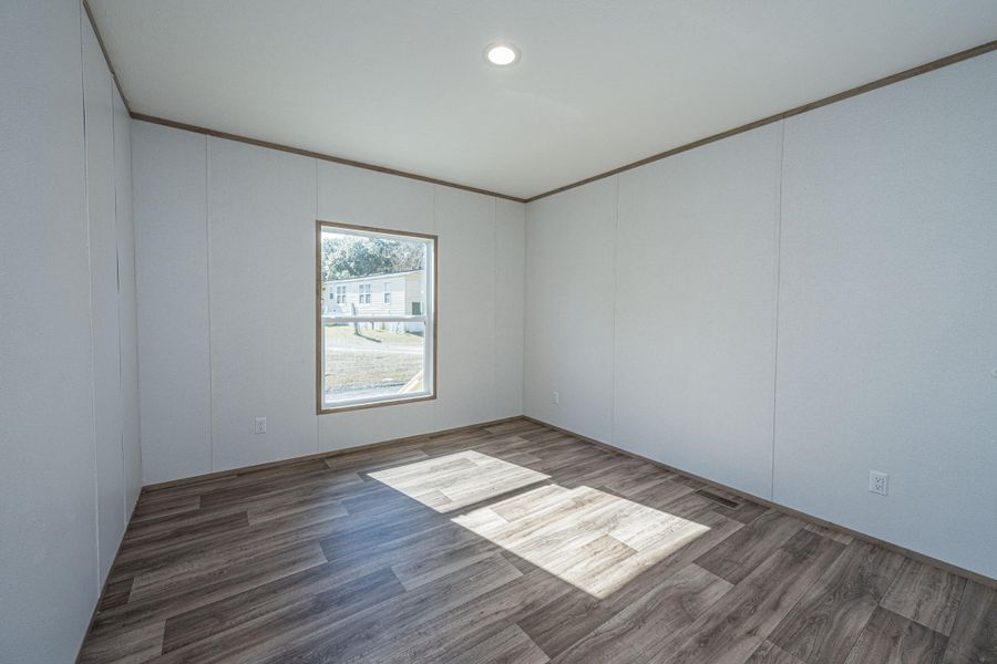 Spacious, unfurnished interior of a new home in , Summerville (Image 35).