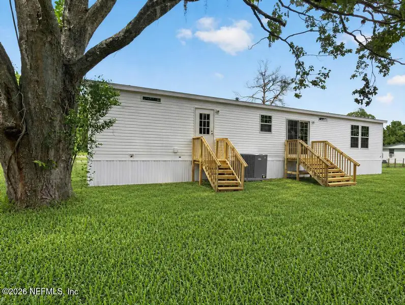 Exterior details and patio area of a home in , Callahan (Image 29).