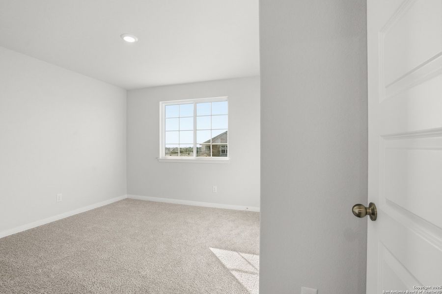 Spacious, unfurnished interior of a new home in Applewhite Meadows, San Antonio (Image 25).