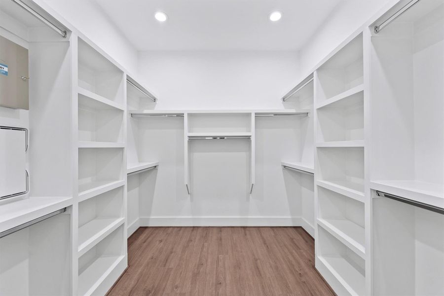 Primary Walk In- Closet Primary Walk In- Closet