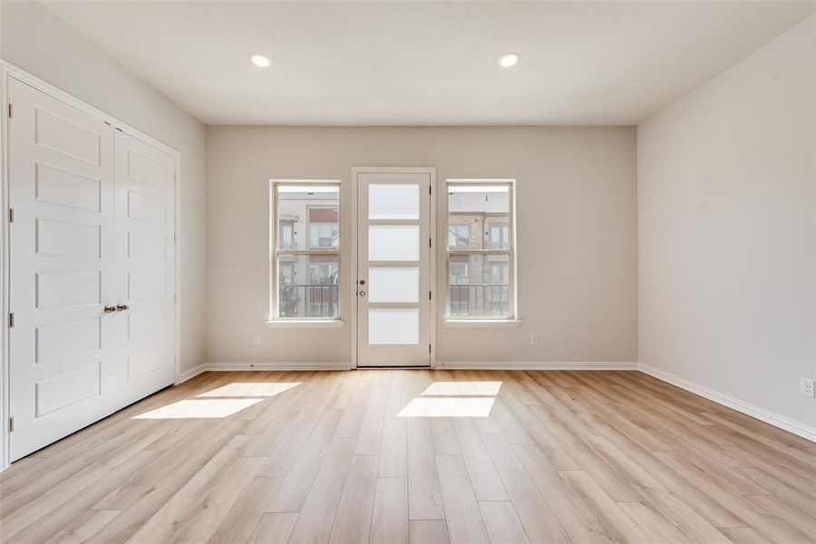 Spacious, unfurnished interior of a new home in City Point, North Richland Hills (Image 10).