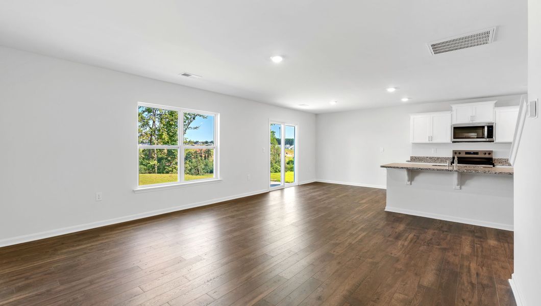 Spacious, unfurnished interior of a new home in Lakestone, Woodruff (Image 17).
