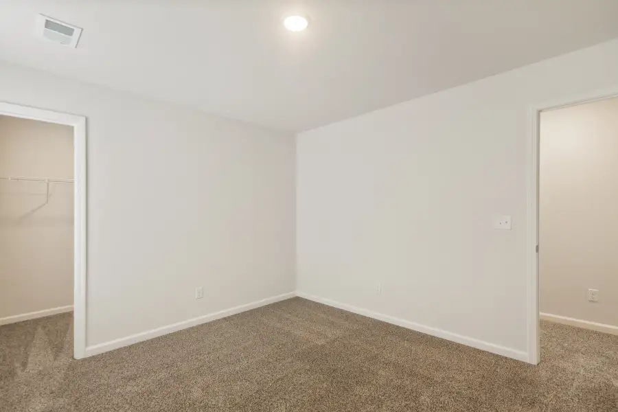 Spacious, unfurnished interior of a new home in Halton Oaks, Spartanburg (Image 20). Spacious, unfurnished interior of a new home in Halton Oaks, Spartanburg (Image 20).