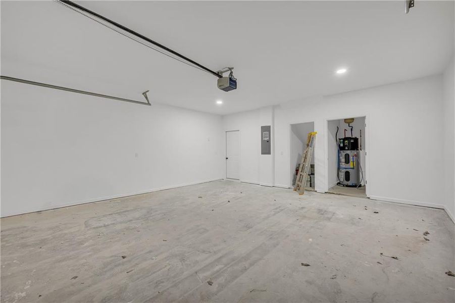 Spacious, unfurnished interior of a new home in , Covington (Image 39).