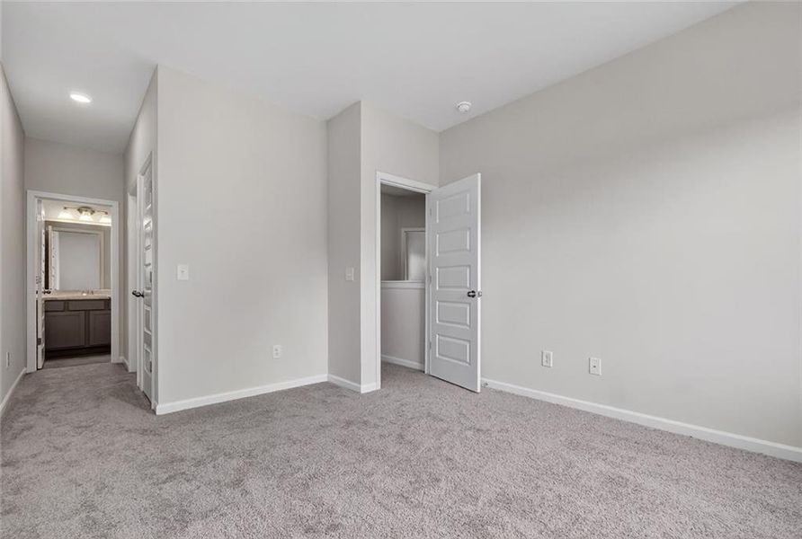 Spacious, unfurnished interior of a new home in Laurel Creek, Calhoun (Image 31).