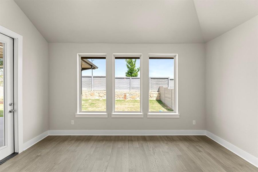 17. 2900 Barbary - Dining