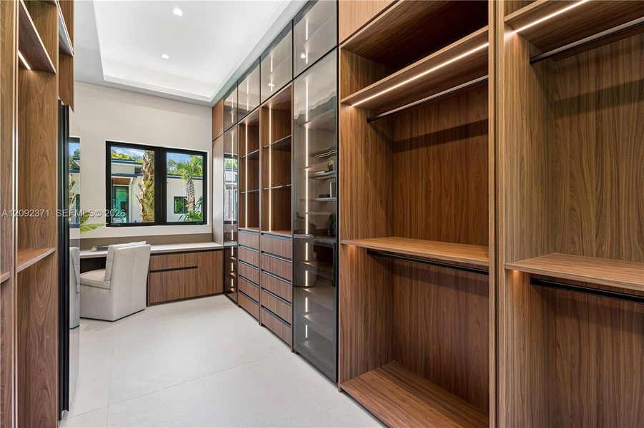 Furnished interior view inside a new home in , Pinecrest (Image 11).