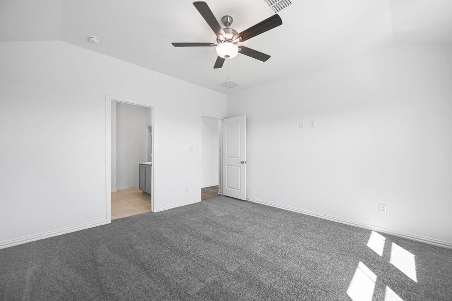 Spacious, unfurnished interior of a new home in Parks at Foster Crossing, Anna (Image 21).