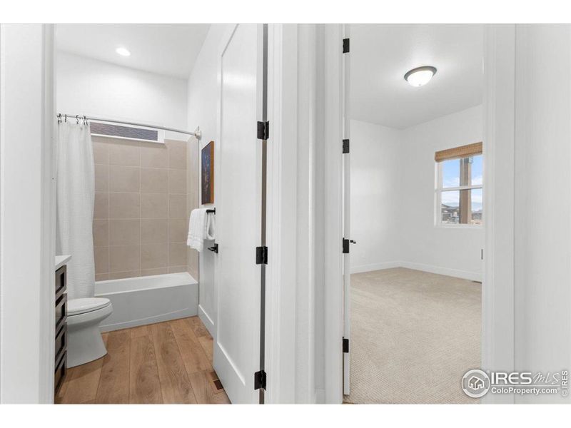 Spacious, unfurnished interior of a new home in , Fort Collins (Image 19).