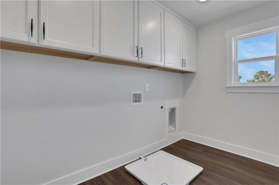 Spacious, unfurnished interior of a new home in Cambridge, Flowery Branch (Image 36).