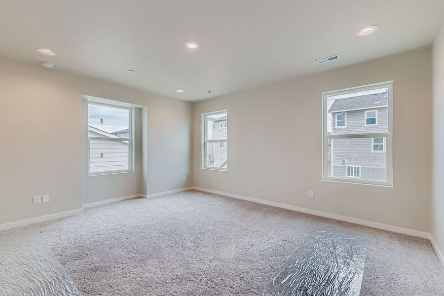 Spacious, unfurnished interior of a new home in Buffalo Highlands – Commerce City, Commerce City (Image 23).
