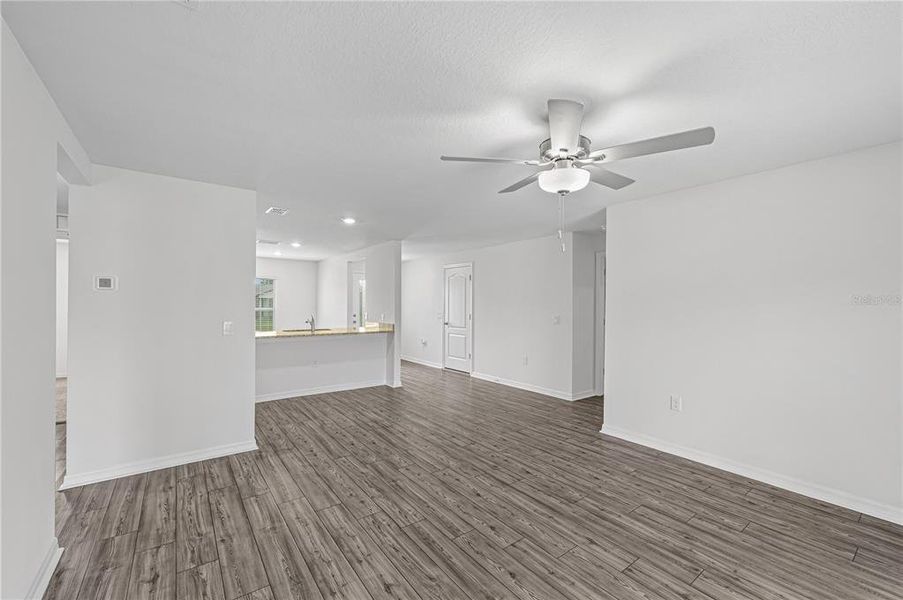 Spacious, unfurnished interior of a new home in Poinciana, Poinciana (Image 10).