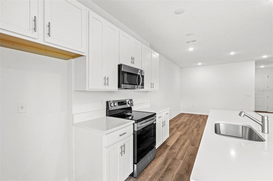 Furnished interior view inside a new home in Shenandoah Reserve, Orlando (Image 17).