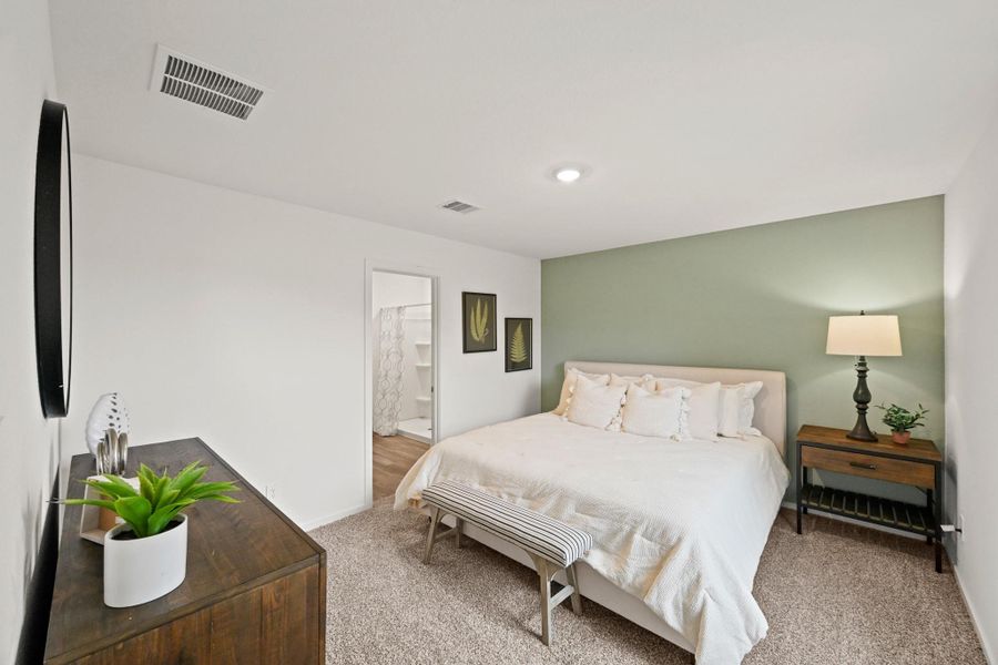 Furnished interior view inside a new home in Silverthorne, Conroe (Image 7).