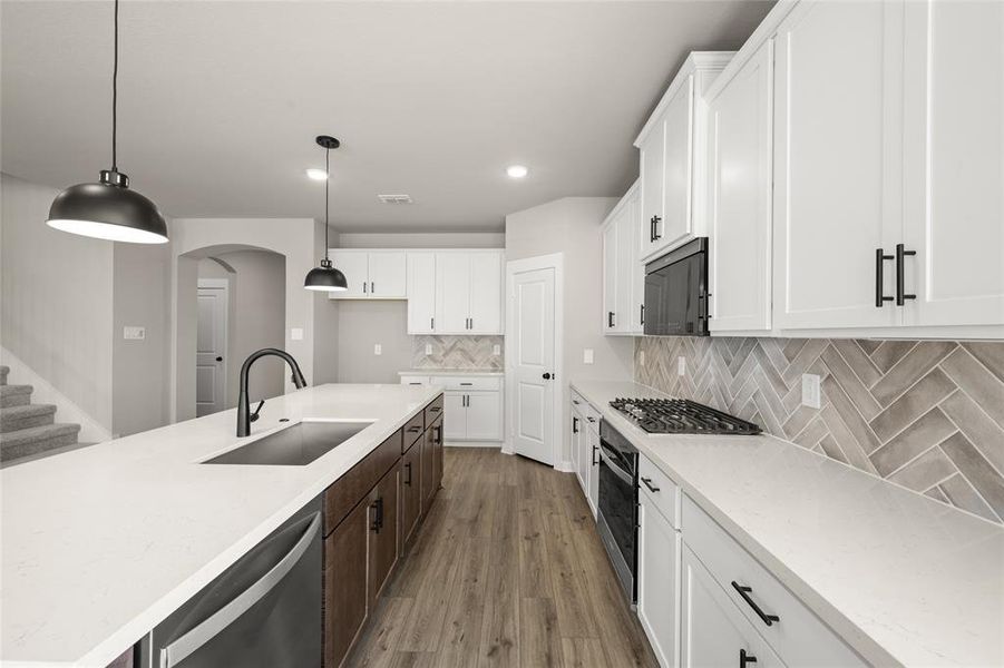 221 Whitetail- Kitchen-3 221 Whitetail- Kitchen-3