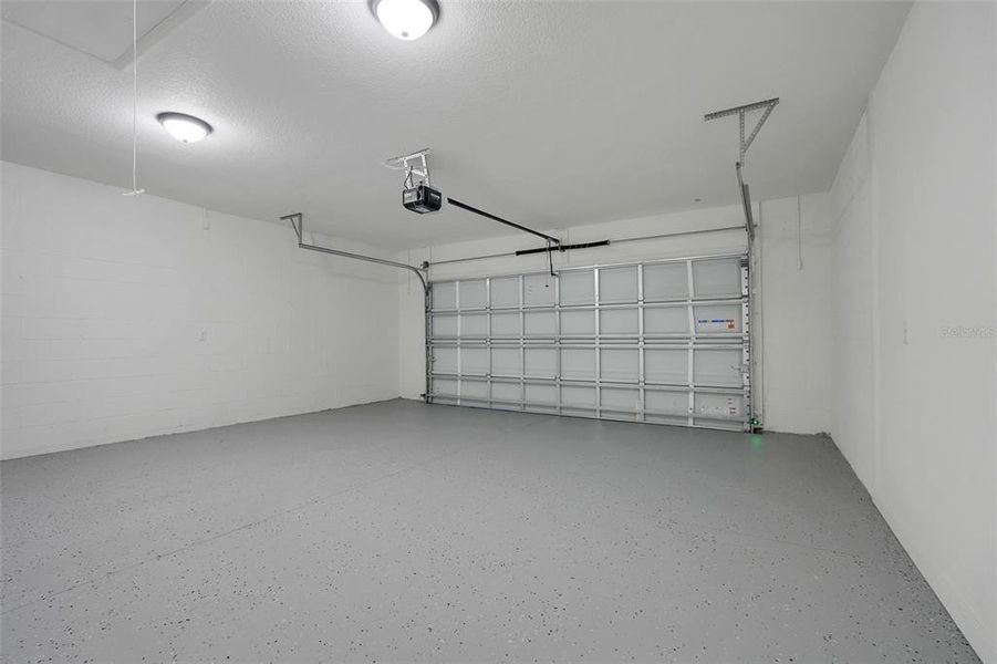 Spacious, unfurnished interior of a new home in , Deltona (Image 33).