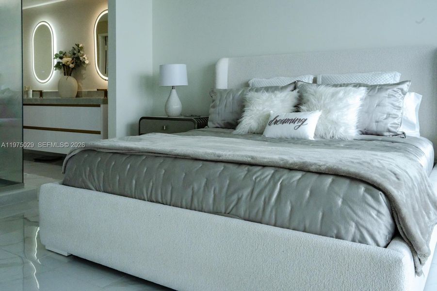 Image 82 of a home in .