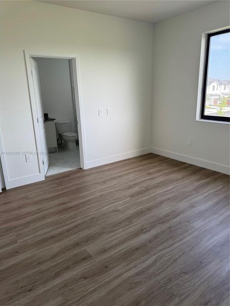 Spacious, unfurnished interior of a new home in , Homestead (Image 9).