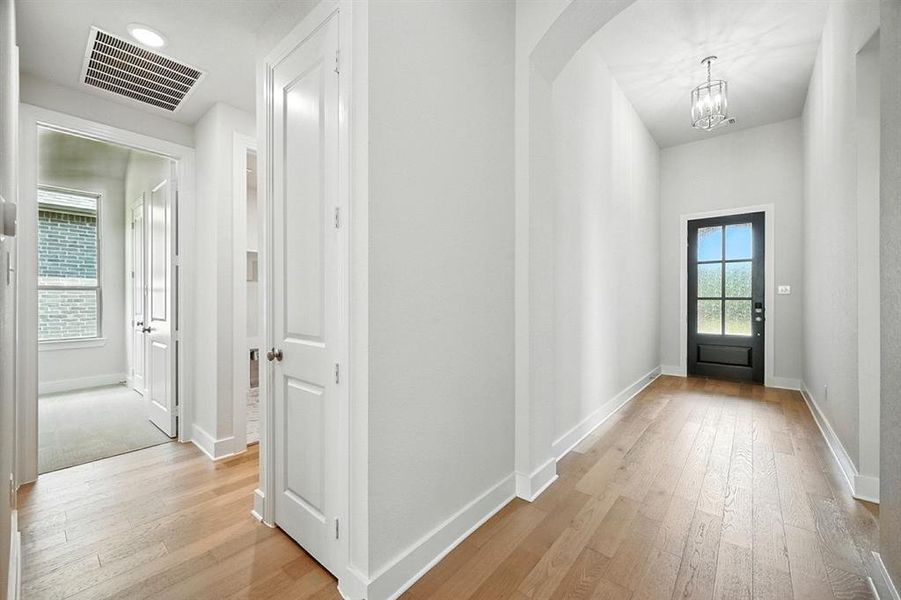 Spacious, unfurnished interior of a new home in Gateway Village - The Reserve: 50ft. lots, Denison (Image 15). Spacious, unfurnished interior of a new home in Gateway Village - The Reserve: 50ft. lots, Denison (Image 15).