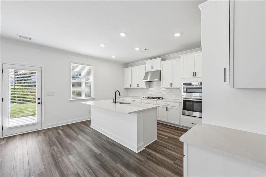 Furnished interior view inside a new home in Auburn Glen, Dacula (Image 9).