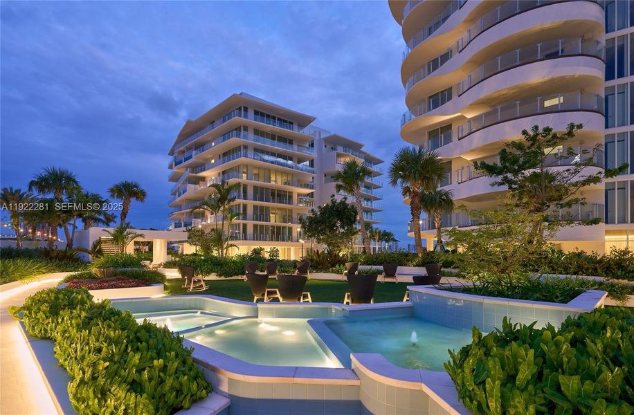 Condo located in Fort Lauderdale, FL showcasing its design and architecture (Image 3). Condo located in Fort Lauderdale, FL showcasing its design and architecture (Image 3).