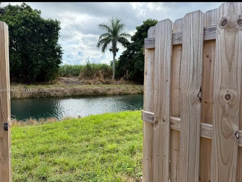 Exterior details and patio area of a home in , Homestead (Image 3).