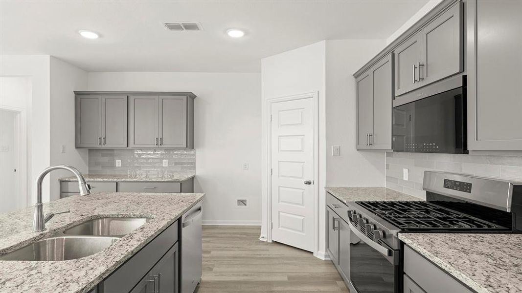 07. 778 Hidden Feather - Kitchen (4)