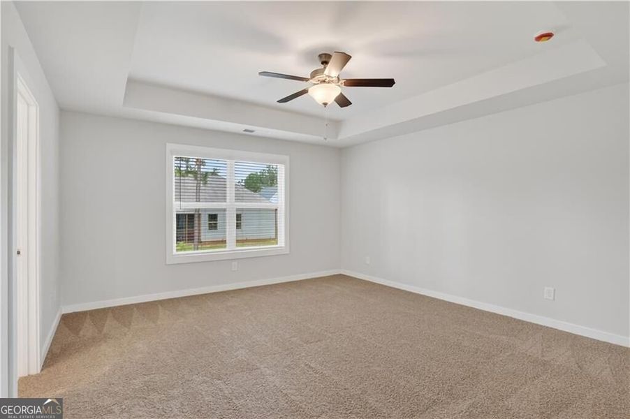 Spacious, unfurnished interior of a new home in The Fairways at Mirror Lake, Villa Rica (Image 65).