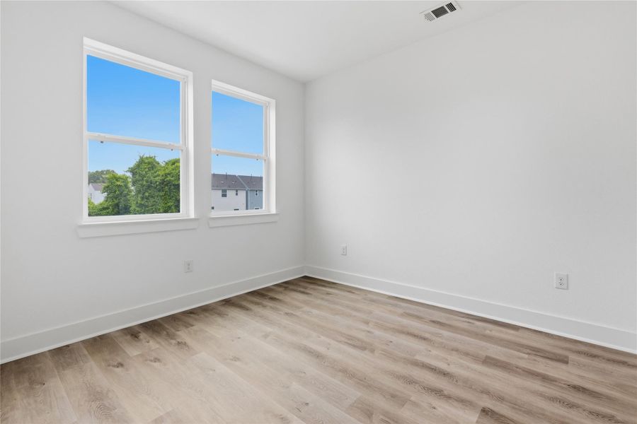 Spacious, unfurnished interior of a new home in , Houston (Image 32).