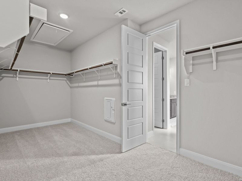 Spacious, unfurnished interior of a new home in Ladera, San Antonio (Image 23).