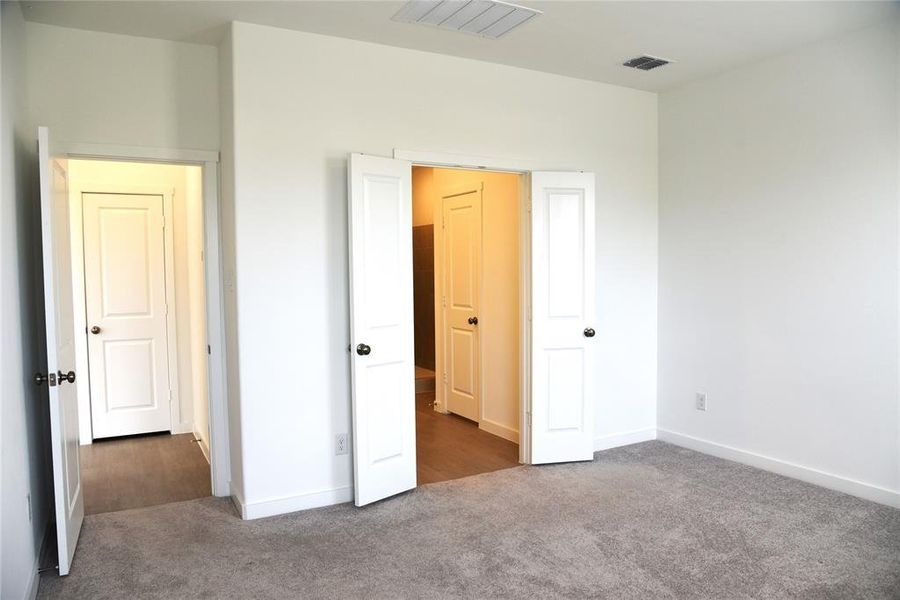 Spacious, unfurnished interior of a new home in Walden Pond, Forney (Image 18).
