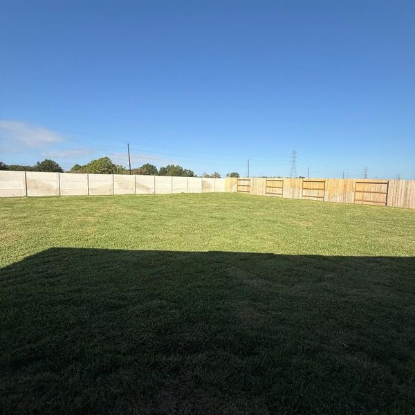 Large backyard with no back neighbors