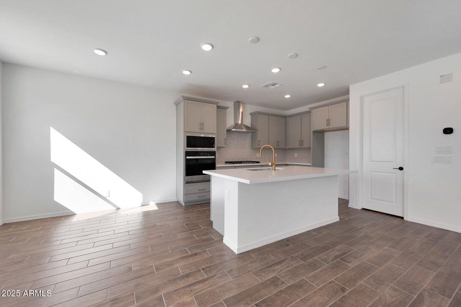 PHX_Pinnacle_Lot 2084_Lagoon_4153_Kitche PHX_Pinnacle_Lot 2084_Lagoon_4153_Kitche