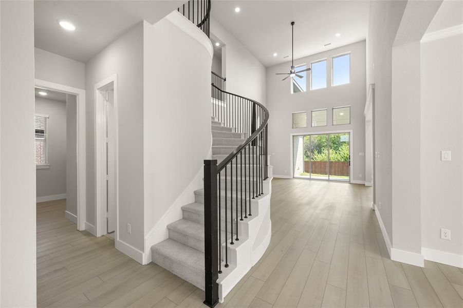 2213 Pelican- ENtry-2