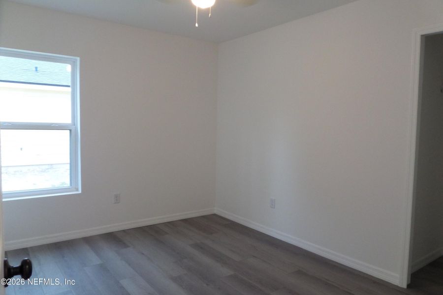 Spacious, unfurnished interior of a new home in , Green Cove Springs (Image 10).