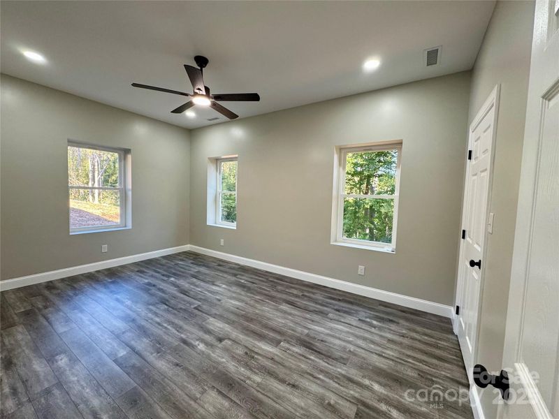Spacious, unfurnished interior of a new home in , Rutherfordton (Image 16).