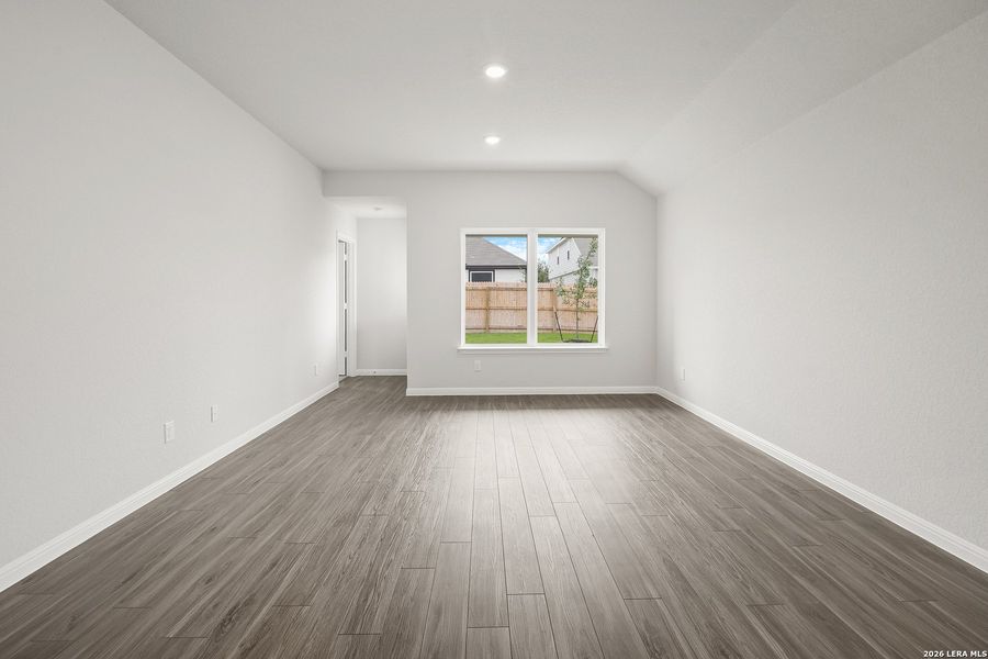 Spacious, unfurnished interior of a new home in Applewhite Meadows, San Antonio (Image 15).