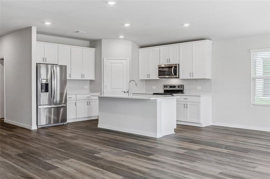 Image 32 of a home in Stratton Place.