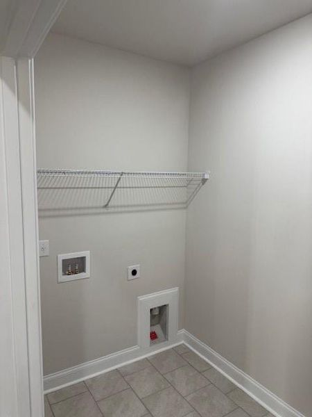 Spacious, unfurnished interior of a new home in Cooper's Walk, Loganville (Image 16).