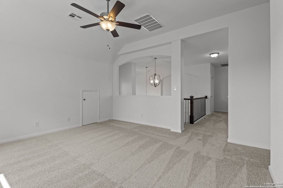 Spacious, unfurnished interior of a new home in Stillwater Ranch, San Antonio (Image 15). Spacious, unfurnished interior of a new home in Stillwater Ranch, San Antonio (Image 15).